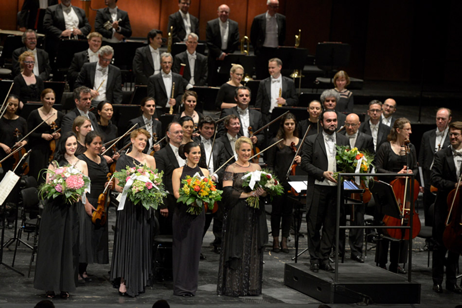 Deutsche Oper mit Fleurop Blumen