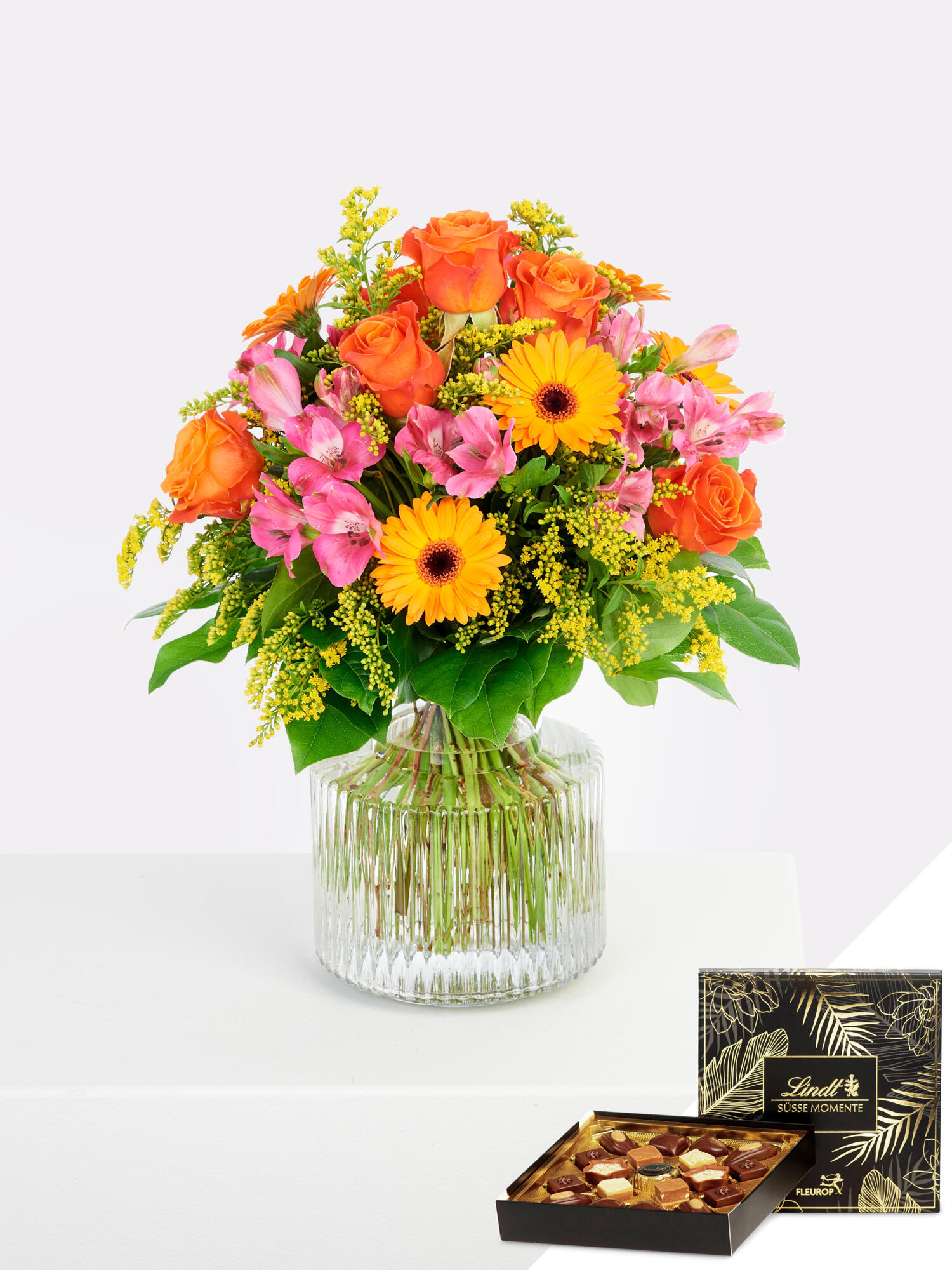 Fleurop Blumenversand - Blumenstrauß - Sonnige Geburtstagsgrüße mit Lindt-Pralinen XL - Blumen online bestellen