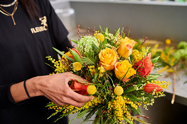 Florist bei der Arbeit