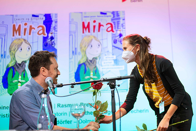 21 Internationales Literaturfestival Rasmus Bregnhoi Lorena Hunger 1 Rasmus Bregnhoi und Lorena Hunger beim internationalen Literaturfestival
