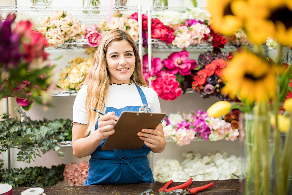 Ausbildung zum Floristen 4 Florist im Geschäft