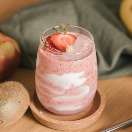 Smoothie mit Erdbeeren und Joghurt Smoothie mit Erdbeeren und Joghurt